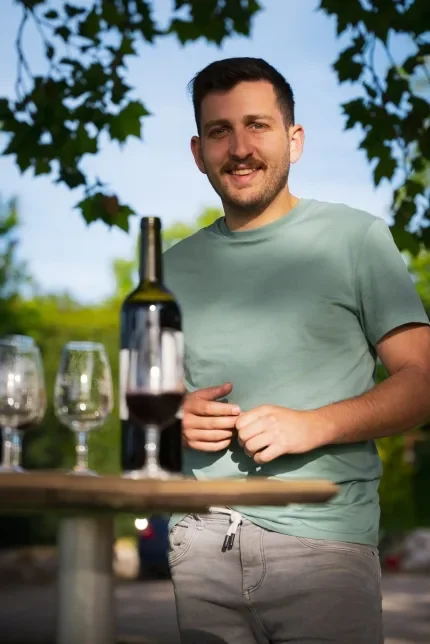 Séverin, vigneron du Domaine Vergnades