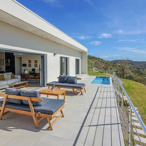 VILLA LE BELVEDERE - DESIGN - PISCINE - VUE