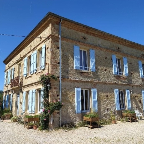 Chambre d'hôtes "aux roses de cèdres"