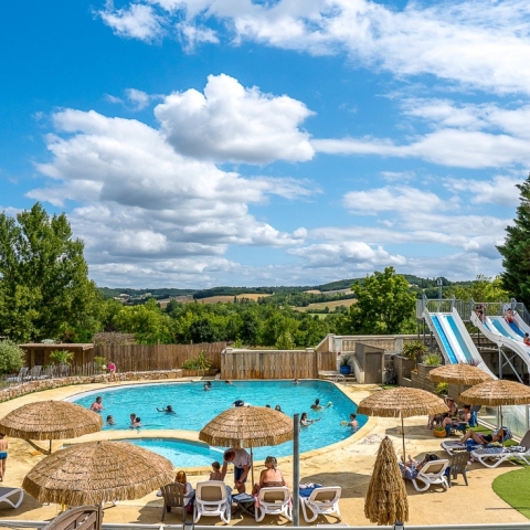 Camping Domaine du Chêne Vert_Castelnau-de-Montmiral piscine et toboggans