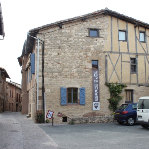 Castelnau de Montmiral